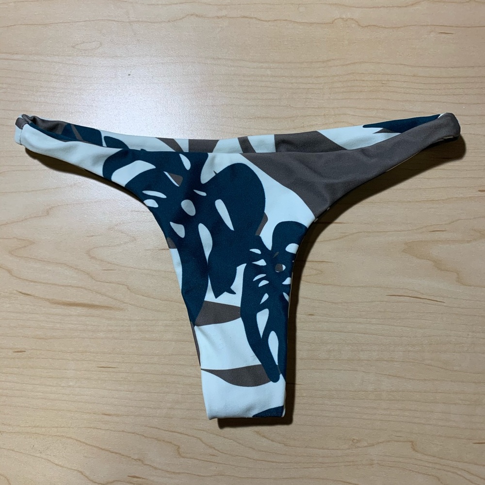 MIKOH Vintage Tahiti Forest Tropical Blue Bottom